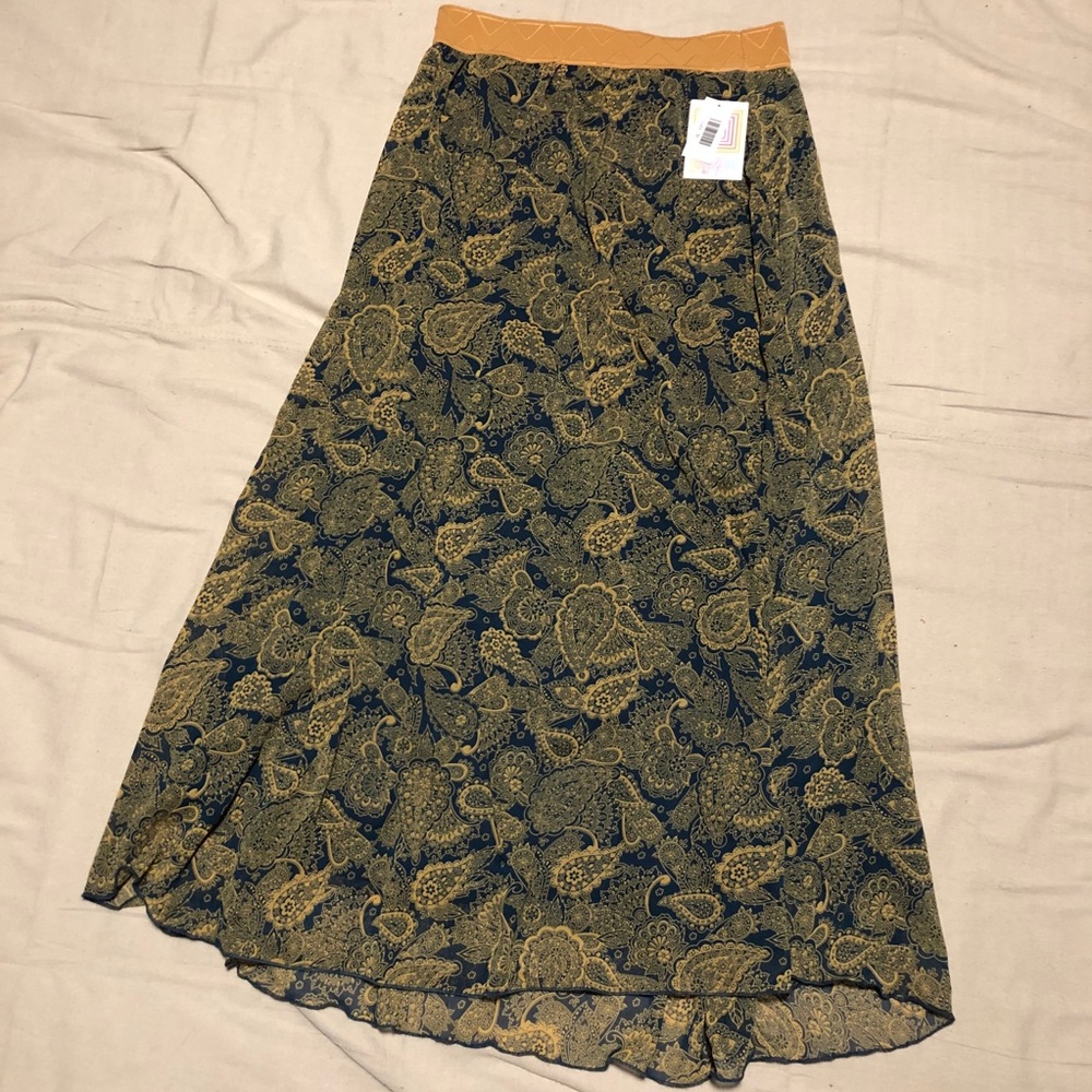 NWT M Lucy Lularoe